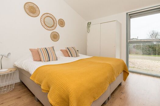 Schlafzimmer 2 mit 2 Einzel Boxsprings und Schrank