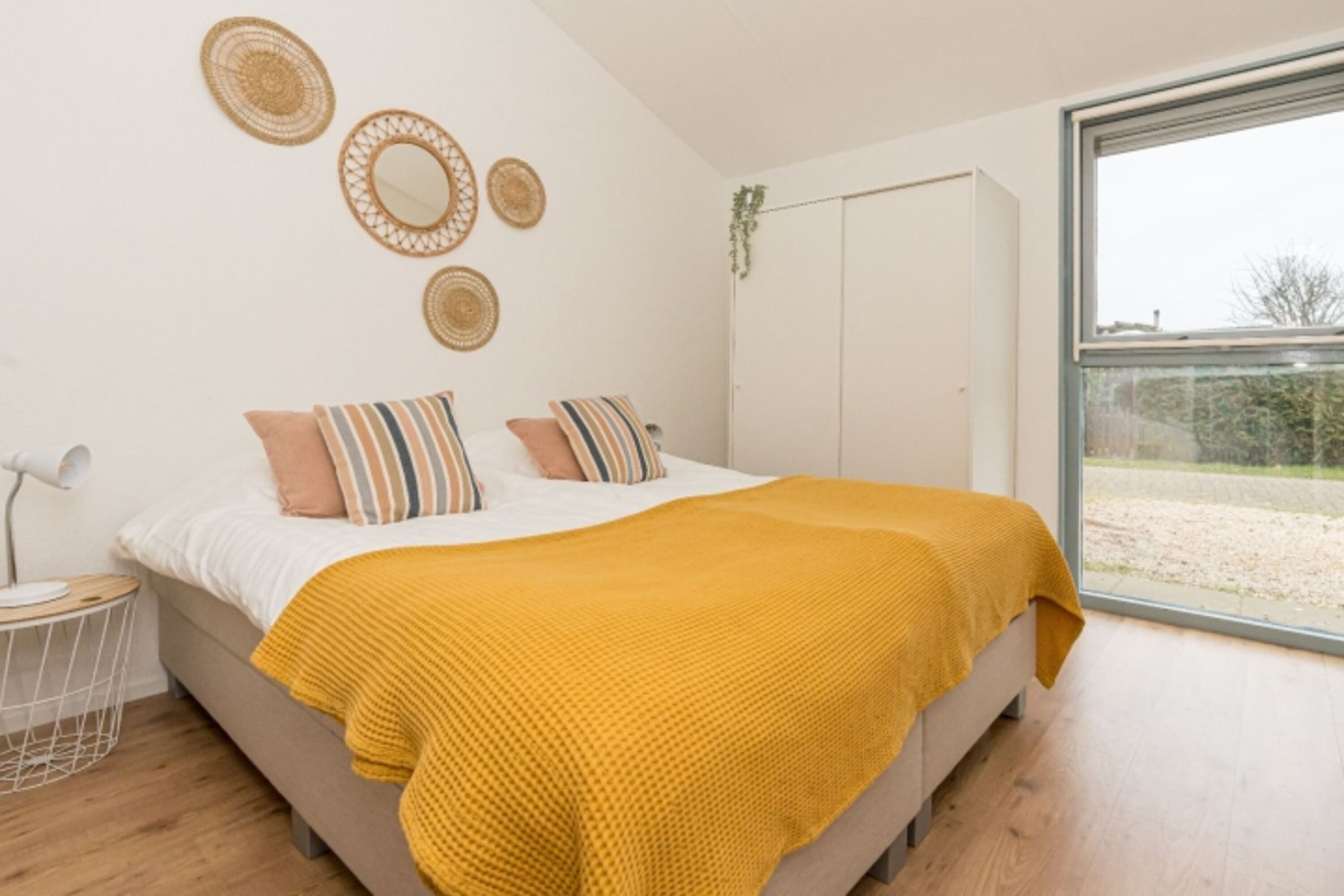 Schlafzimmer 2 mit 2 Einzel Boxsprings und Schrank