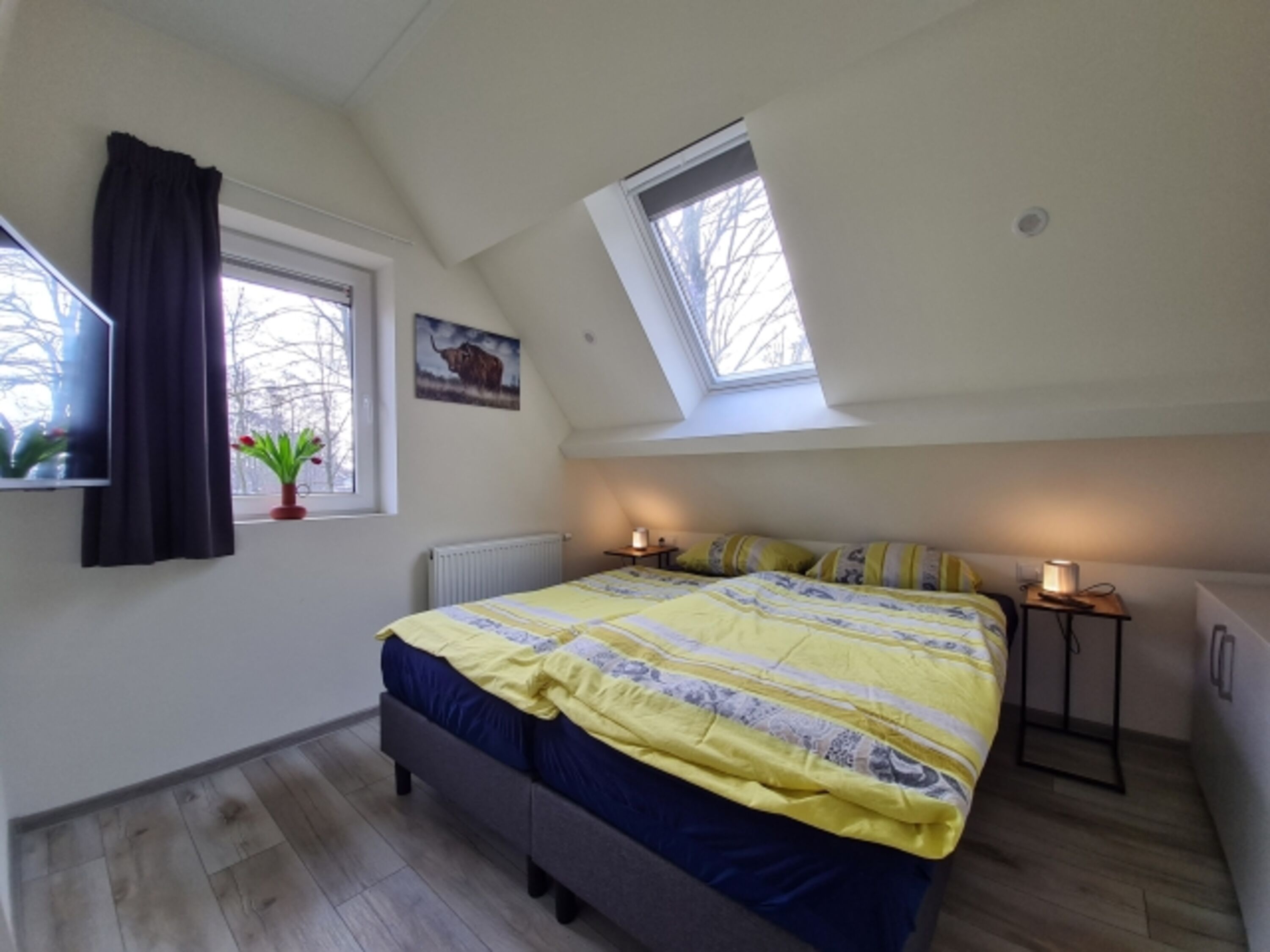 Schlafzimmer mit TV