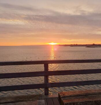 wunderschöner Sonnenaufgang auf der Schönberger Seebrücke