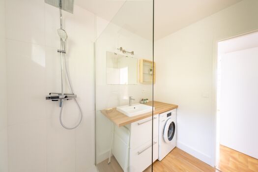 Badezimmer mit italienischer Dusche