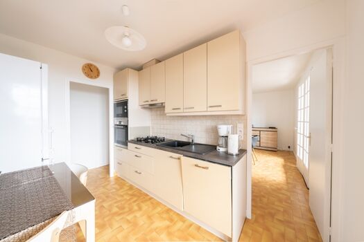 Küche mit Ausgang zur Südterrasse