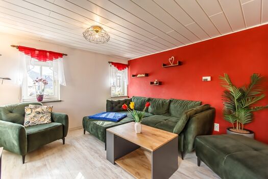 Wohnzimmer mit großer Schlafcouch