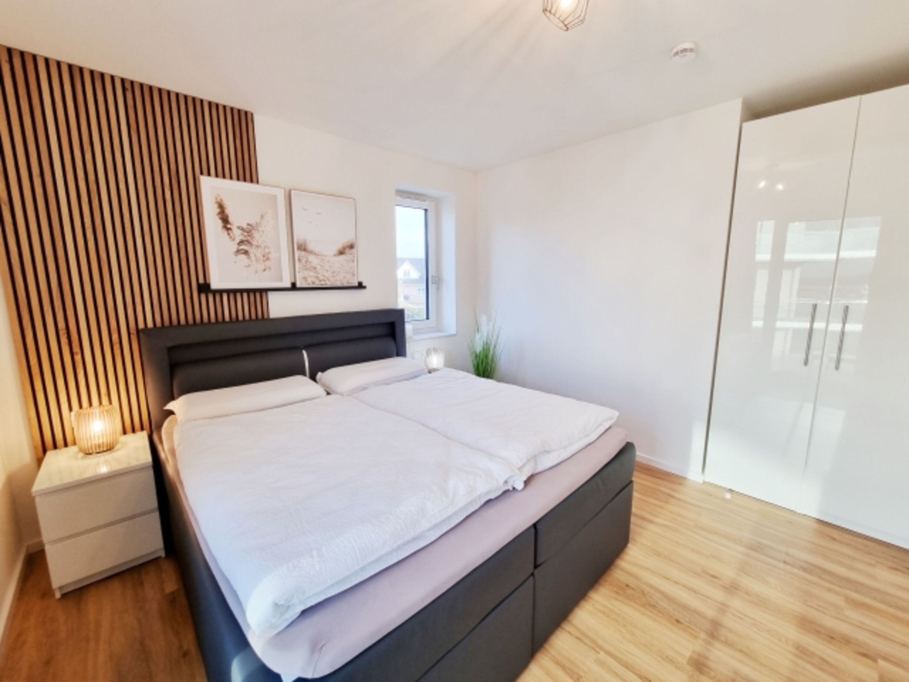 das Doppelbettschlafzimmer