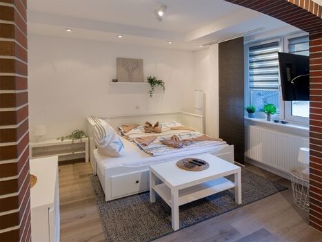 Schlafbereich - TV wandhängend