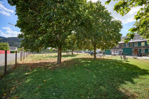 700 m2 eingezäunte Hundewiese
