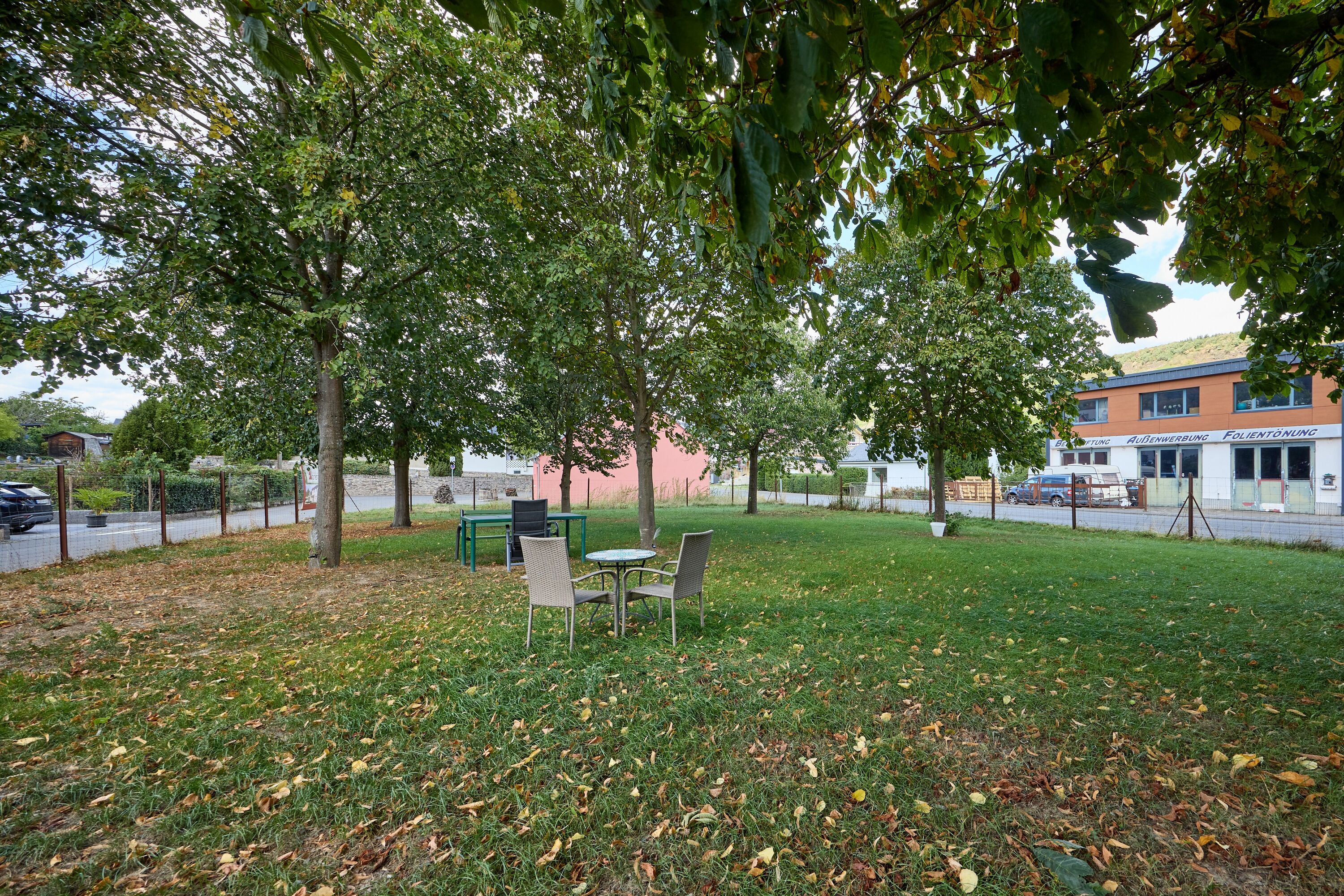 700 m2 eingezäunte Hundewiese