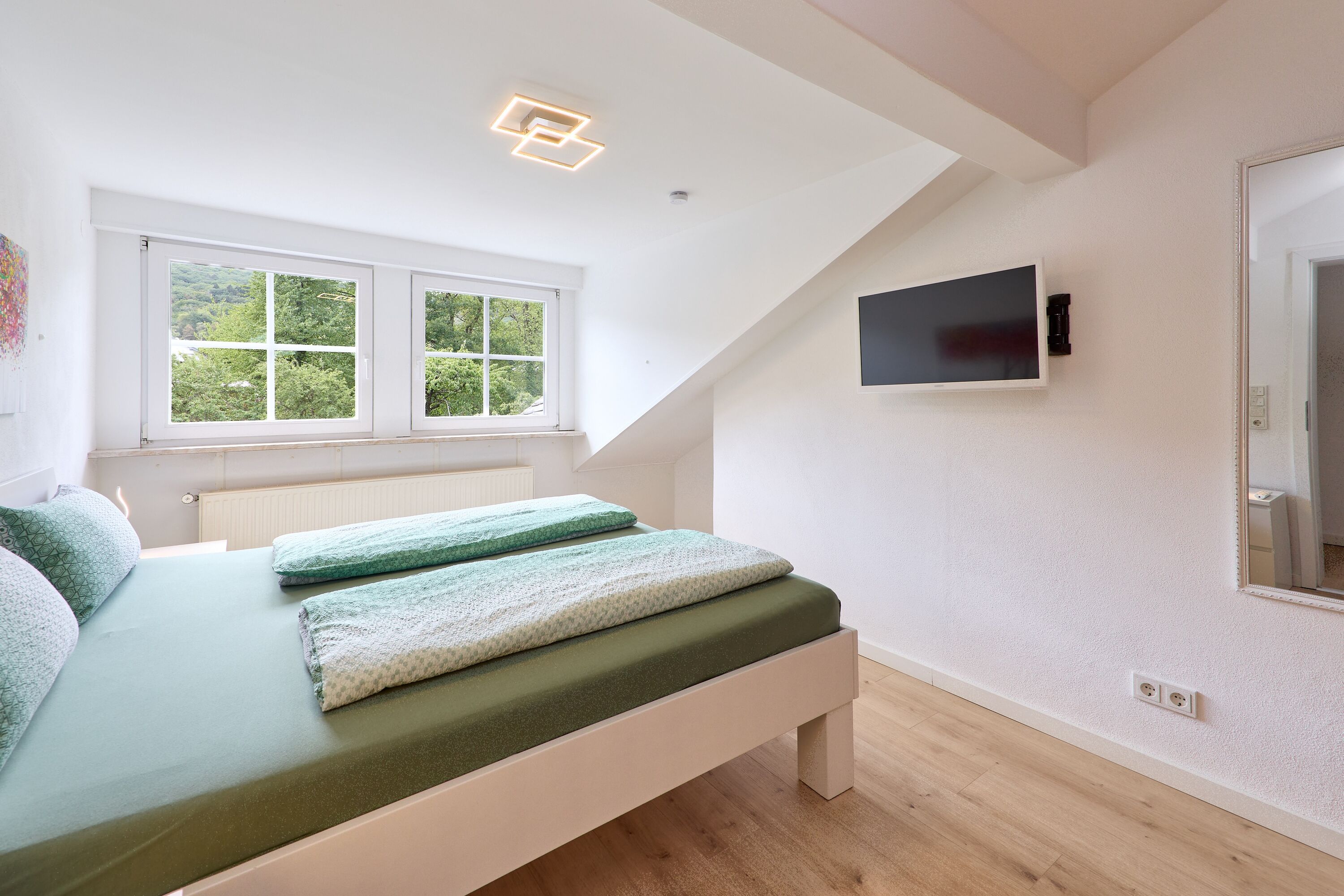 Schlafzimmer 1, elektrische Rollladen