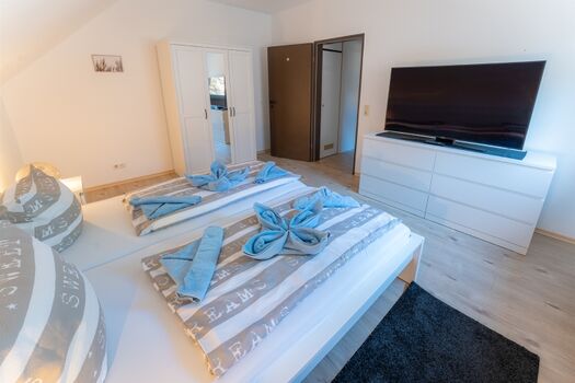 Schlafraum 1 auch mit eigenem TV