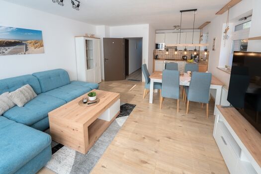 Rundumblick Wohnen/Kochen/Essen ab Terrasse