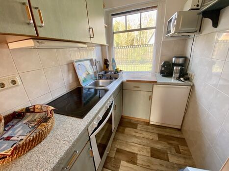 kleine Küchenzeile im Ferienhaus Ostseehund in Ahrenshoop