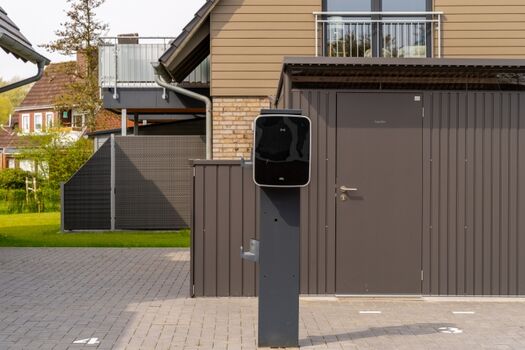 E-Ladesäule direkt am Parkplatz