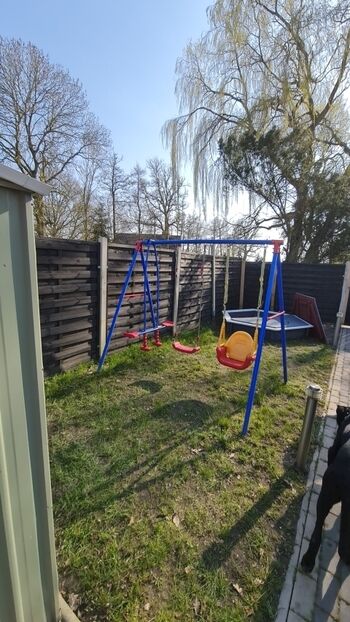 Schaukel und Sandkiste