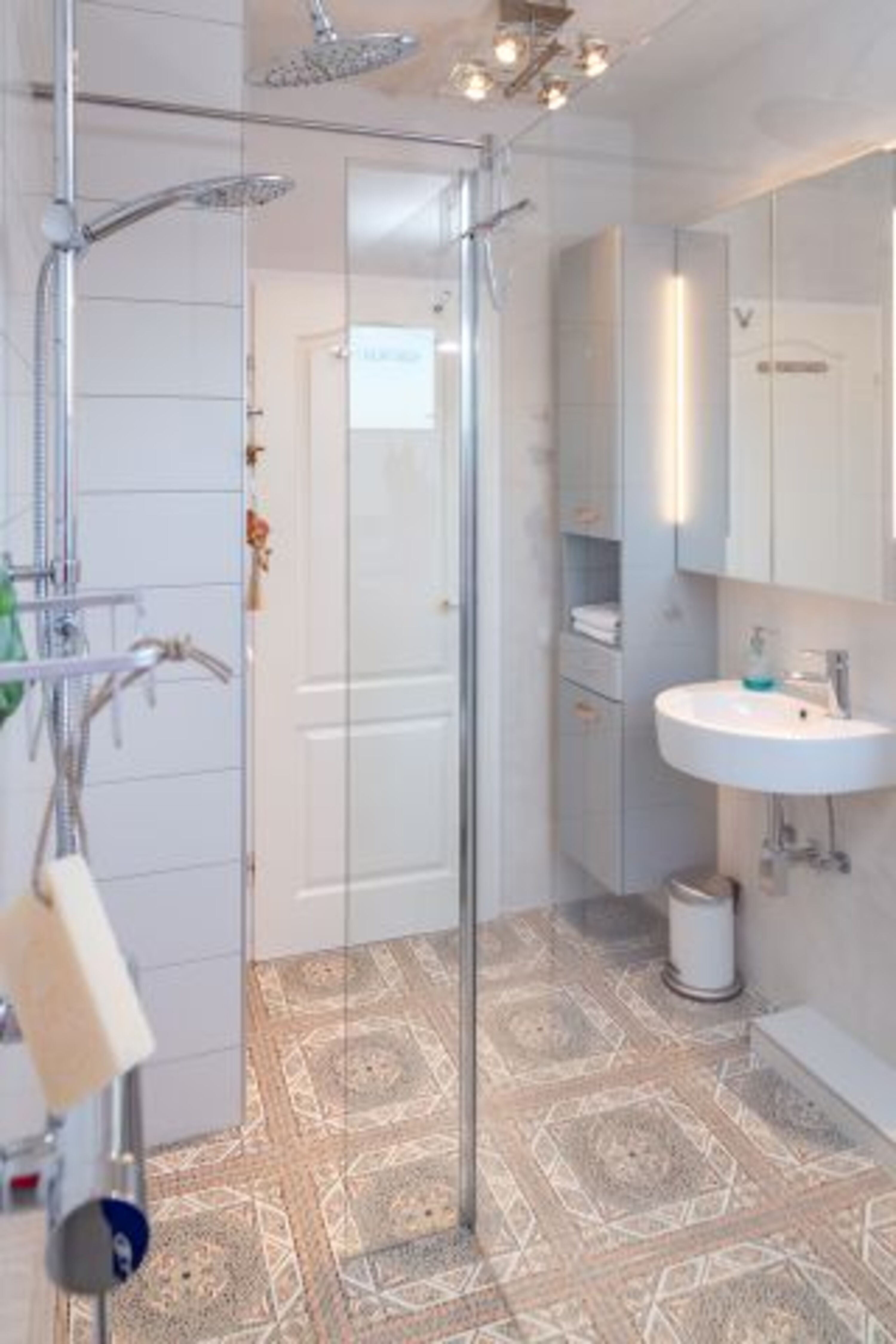 Bad mit Dusche