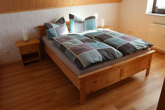 Schlafzimmer 2 (Bett 1,40x2,00)