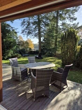 Terrasse mit Blick zum See