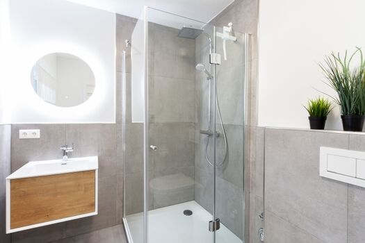 Tageslichtduschbad mit Blick zum Ochsenkopf bei guter Sicht