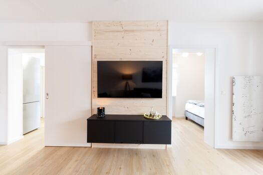 Unser WLAN in Kombination mit dem Smart TV machen auch Filme, Mediathek und Serien möglich