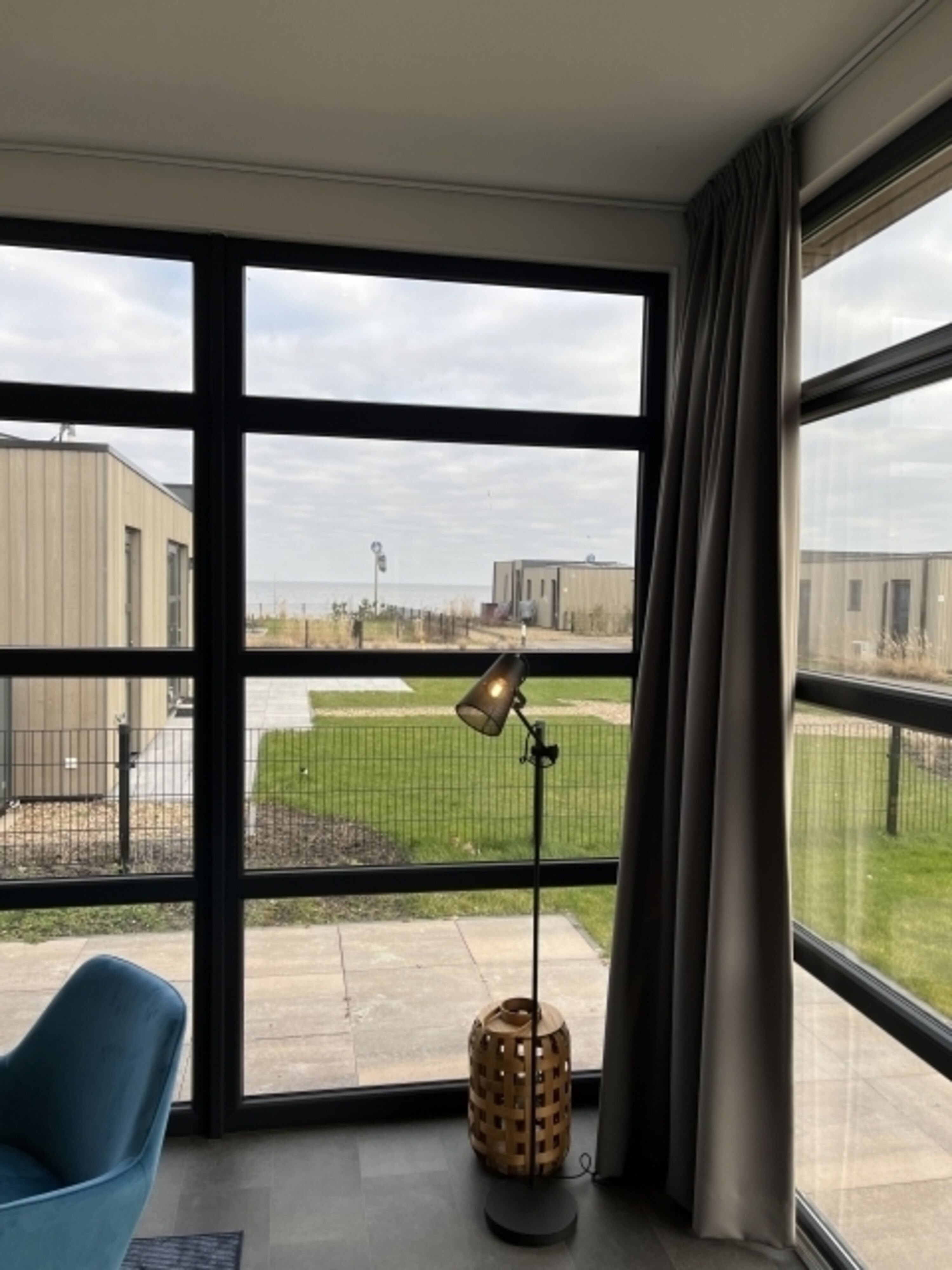 Blick vom Wohnbereich auf das IJsselmeer