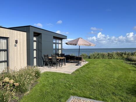 Unser Chalet Strandmuschel direkt am IJsselmeer