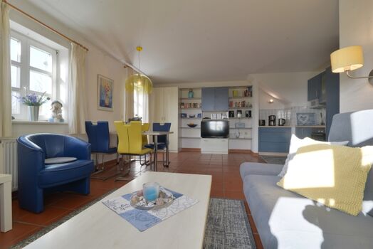 Blick vom Sofa in den Raum