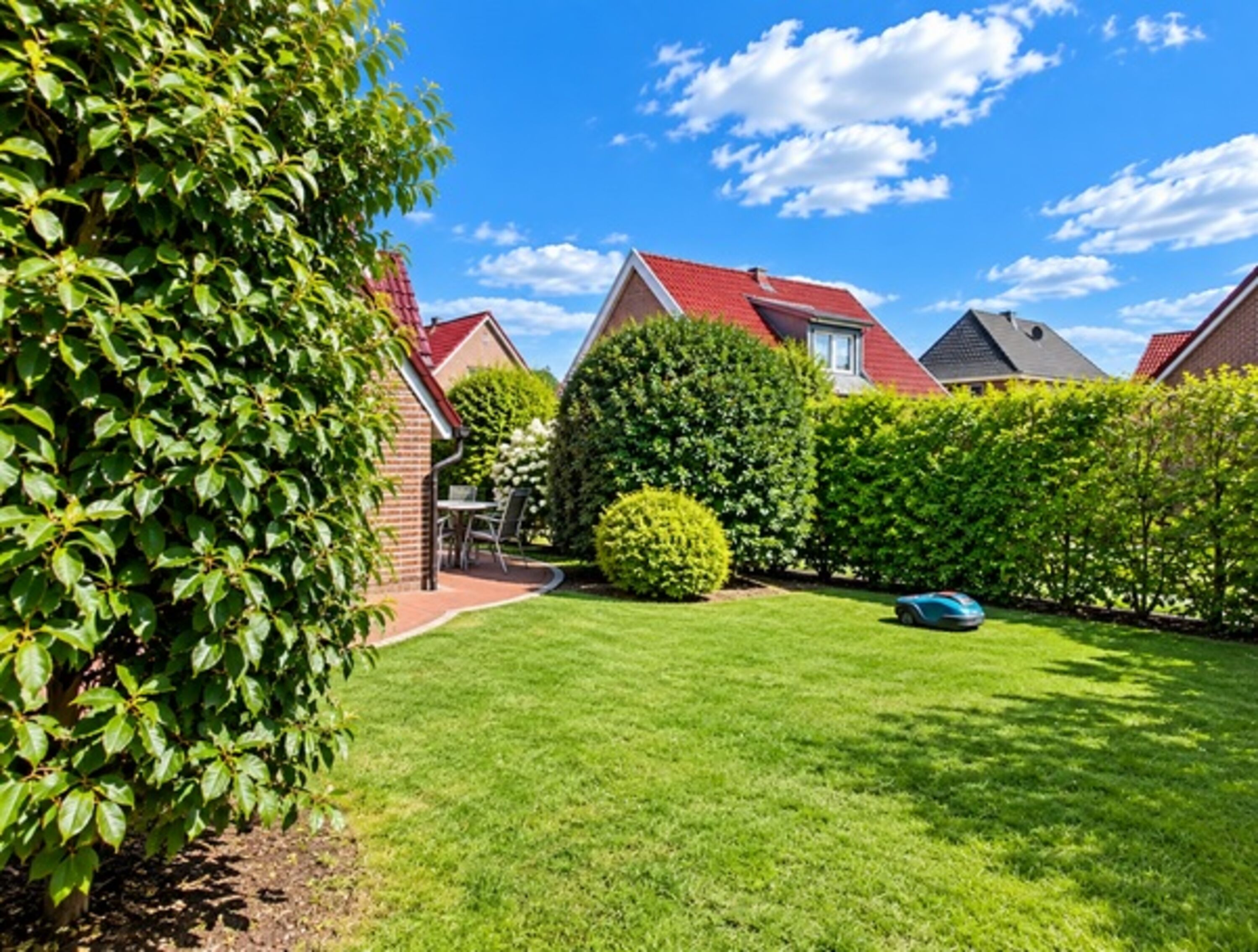 Garten mit Rasen