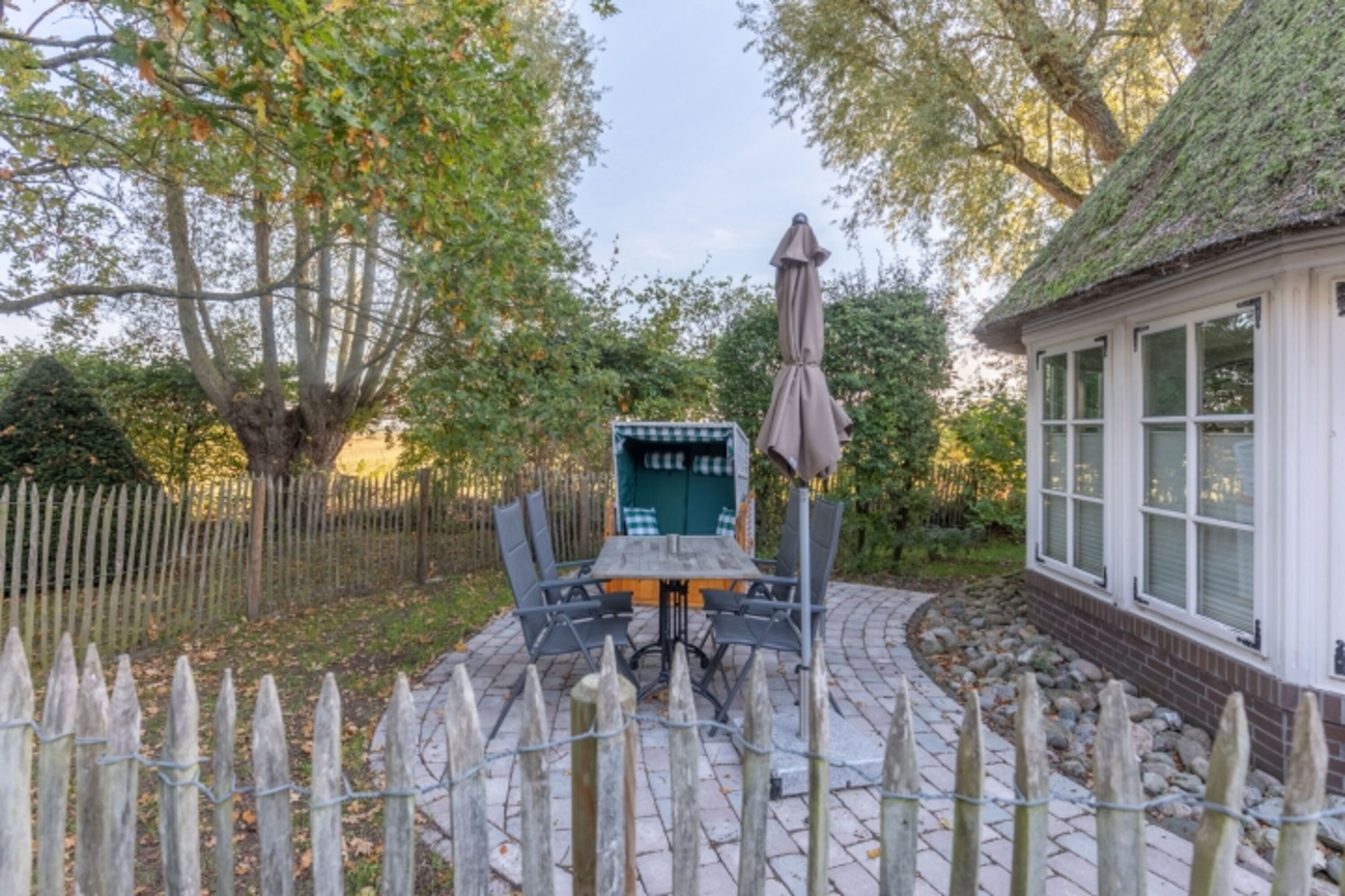 Ferienwohnung Holdunder - Die Terrasse bietet jedem ein schattiges Plätzchen 