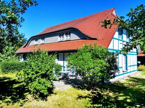 Die Terrasse verbindet Wohnung und Grünfläche