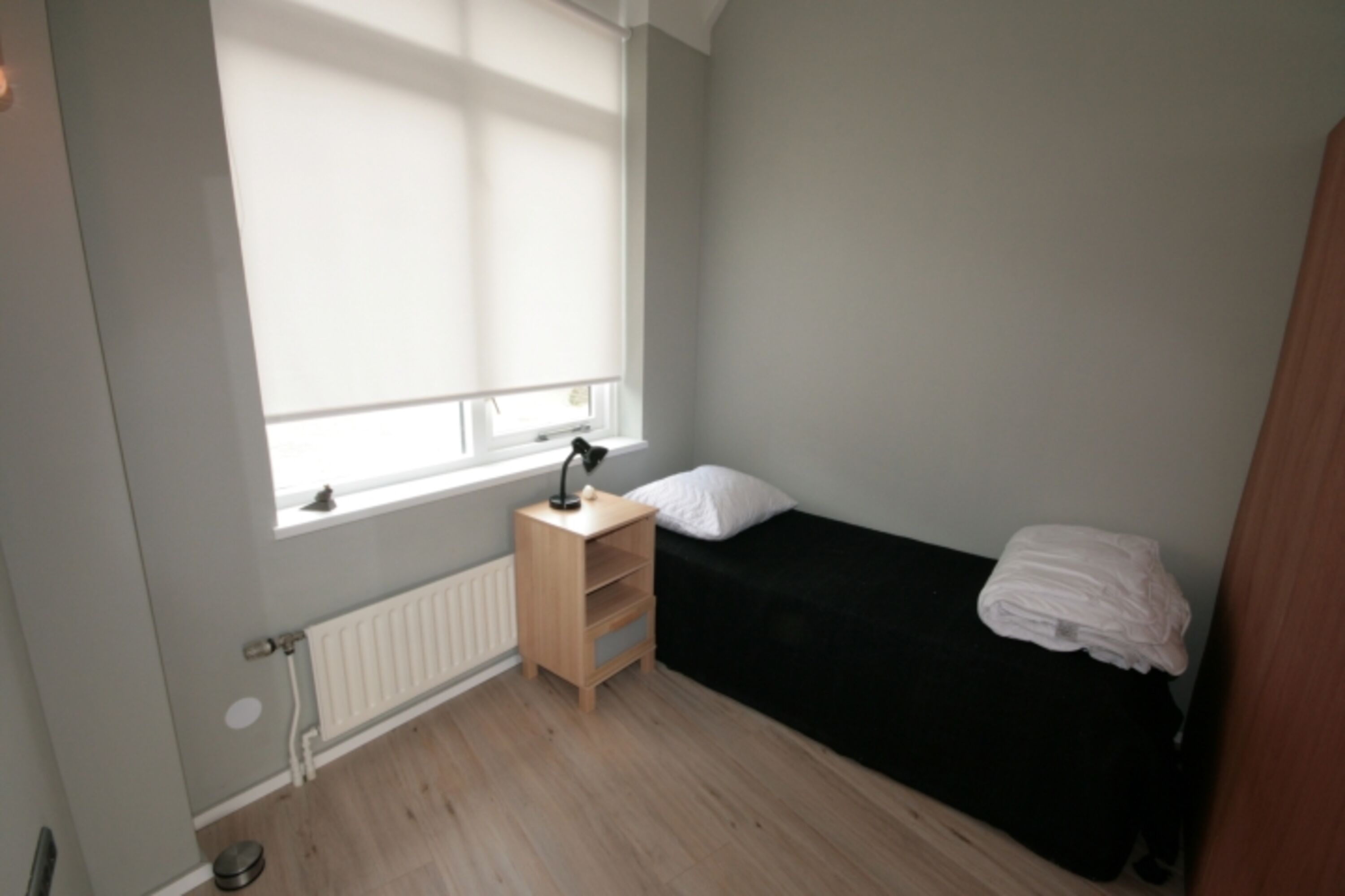 Extra Bett im grossen Schlafzimmer
