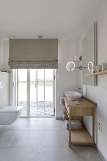 ein weiteres Bad im Erdgeschoss 