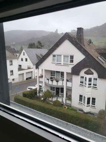 Ausblick in die Wohnumgebung und auf die Burg Landshut