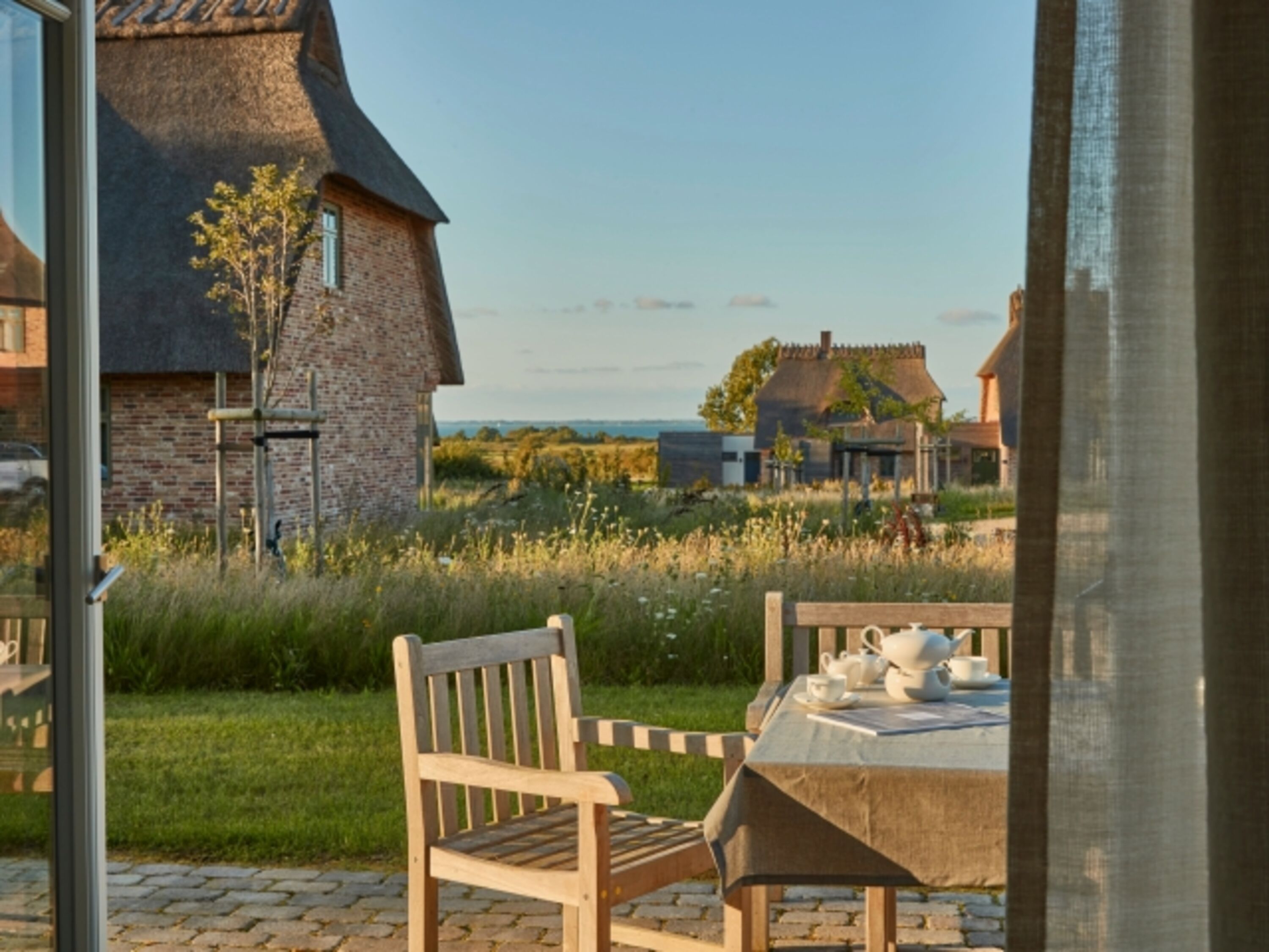 Blick von der Terrasse bis zur Ostsee