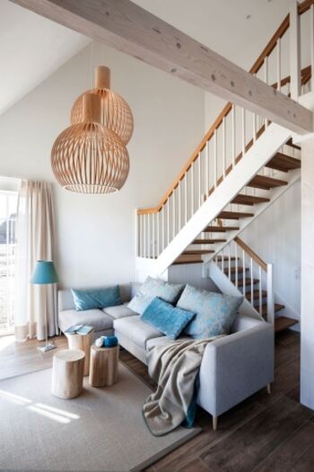 Die Sofaecke lädt zu entspannten Stunden ein