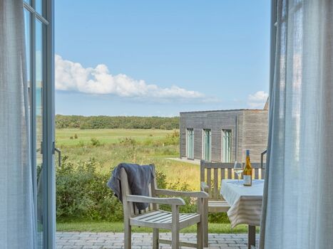 Von der Terrasse Weitblick ins Naturschutzgebiet und zur Ostsee