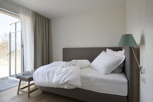 viel Platz im kuscheligen Einzelzimmer im Erdgeschoss