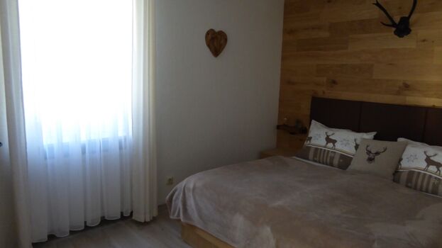 Schlafzimmer zur Gartenseite