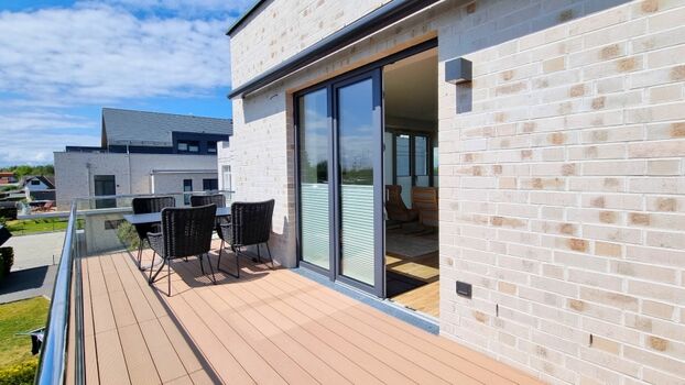 großer Sonnenbalkon