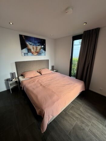 großzügige Schlafzimmer...