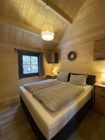 beide Schlafzimmer mit Blick in die Natur