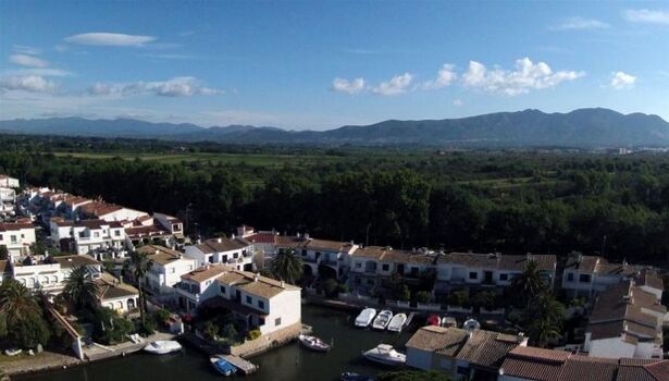Port Sirena am Ende des Ebre-Kanals