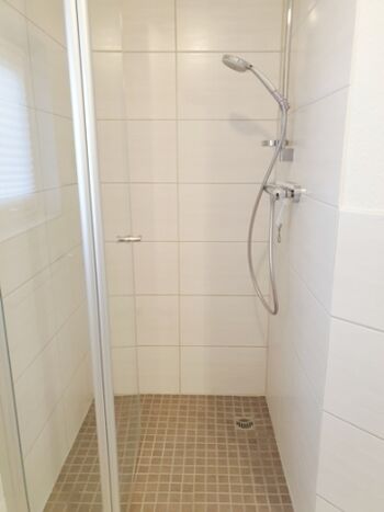 Dusche im großen Duschbad