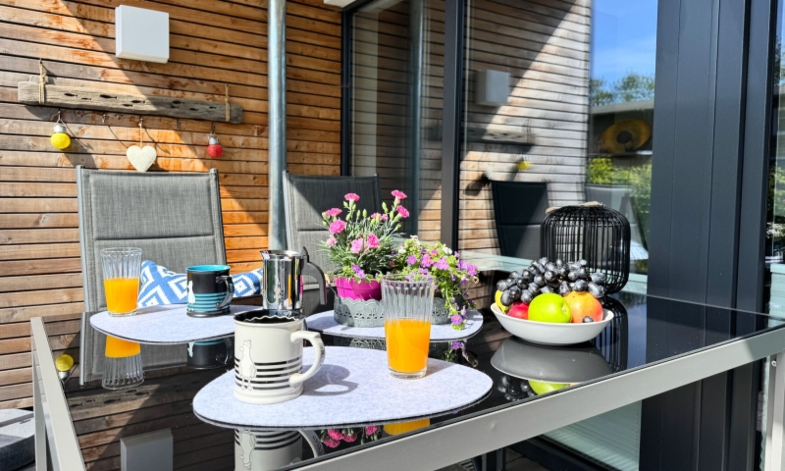 möblierte Terrasse