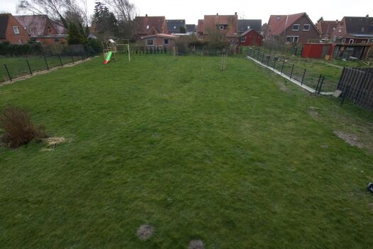 Blick aus dem Schlafzimmerfenster in den Garten