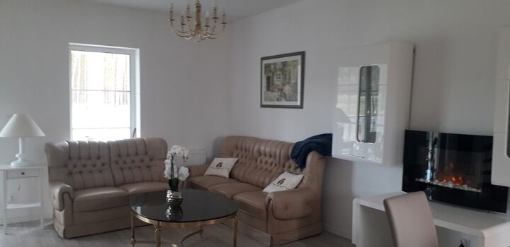 Wohnzimmer mit Freizeitecke