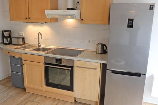 Küche mit Geschirrspüler