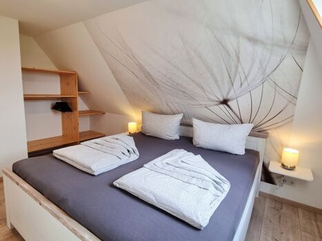 Doppelbettschlafzimmer I mit Fernseher