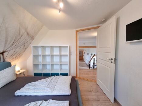 Doppelbettschlafzimmer II mit Fernseher