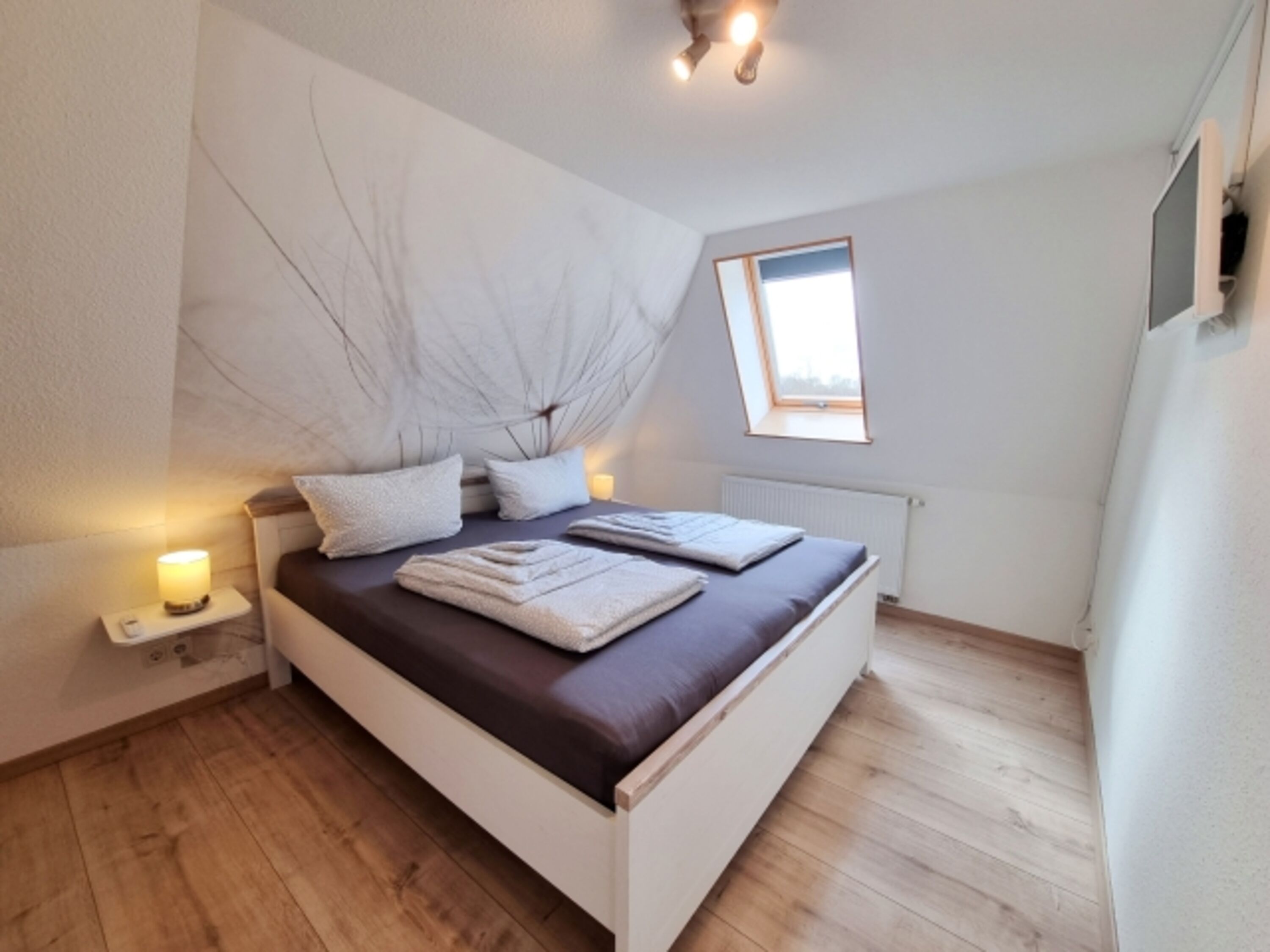 Doppelbettschlafzimmer I mit Fernseher