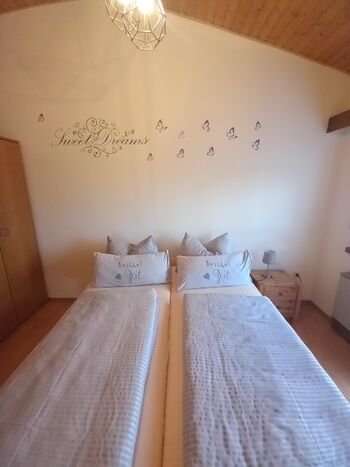 2 tes Schlafzimmer im Obergeschoss 1,60m x 2m