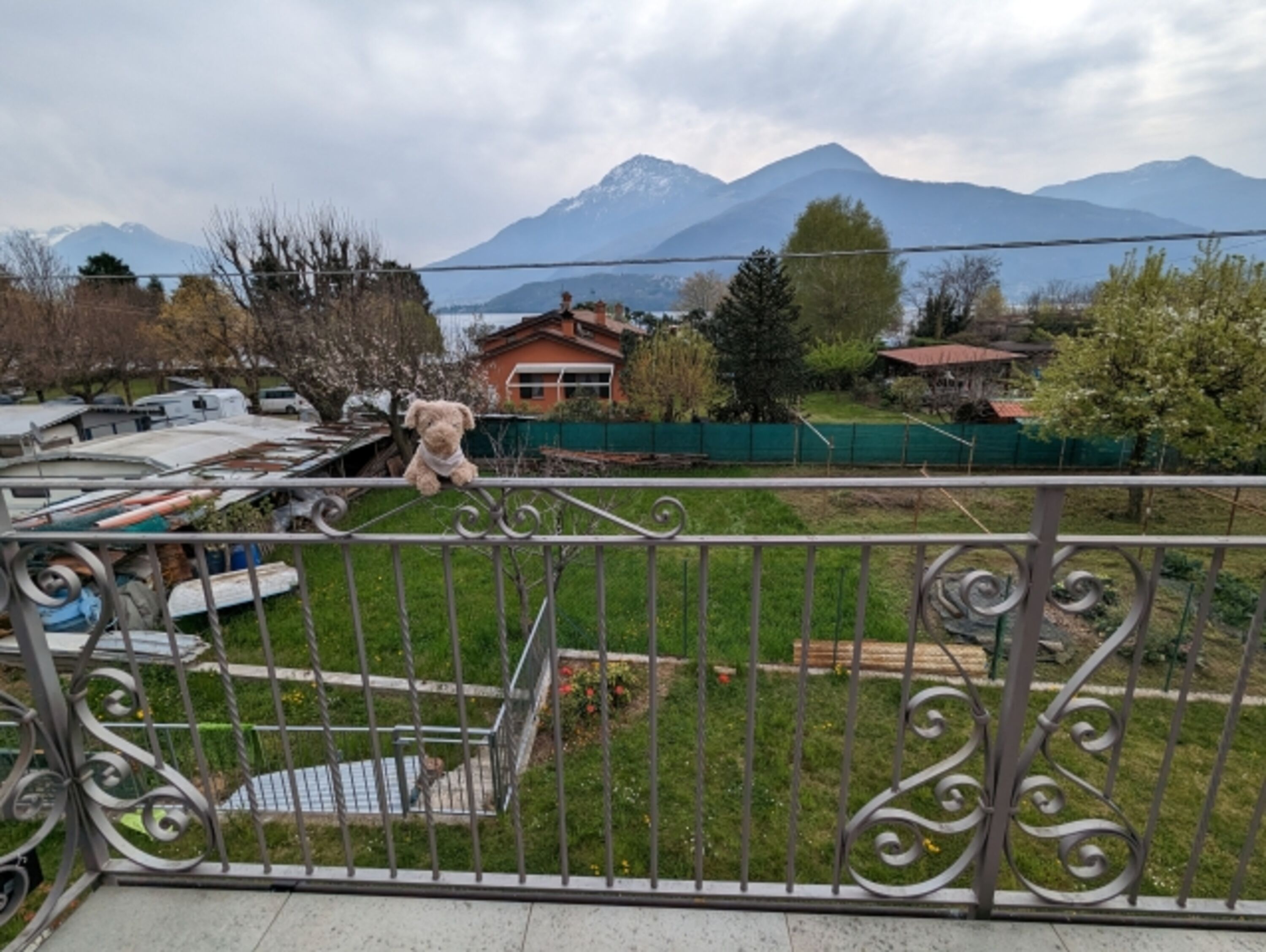 Blick vom Schlafzimmer zum See